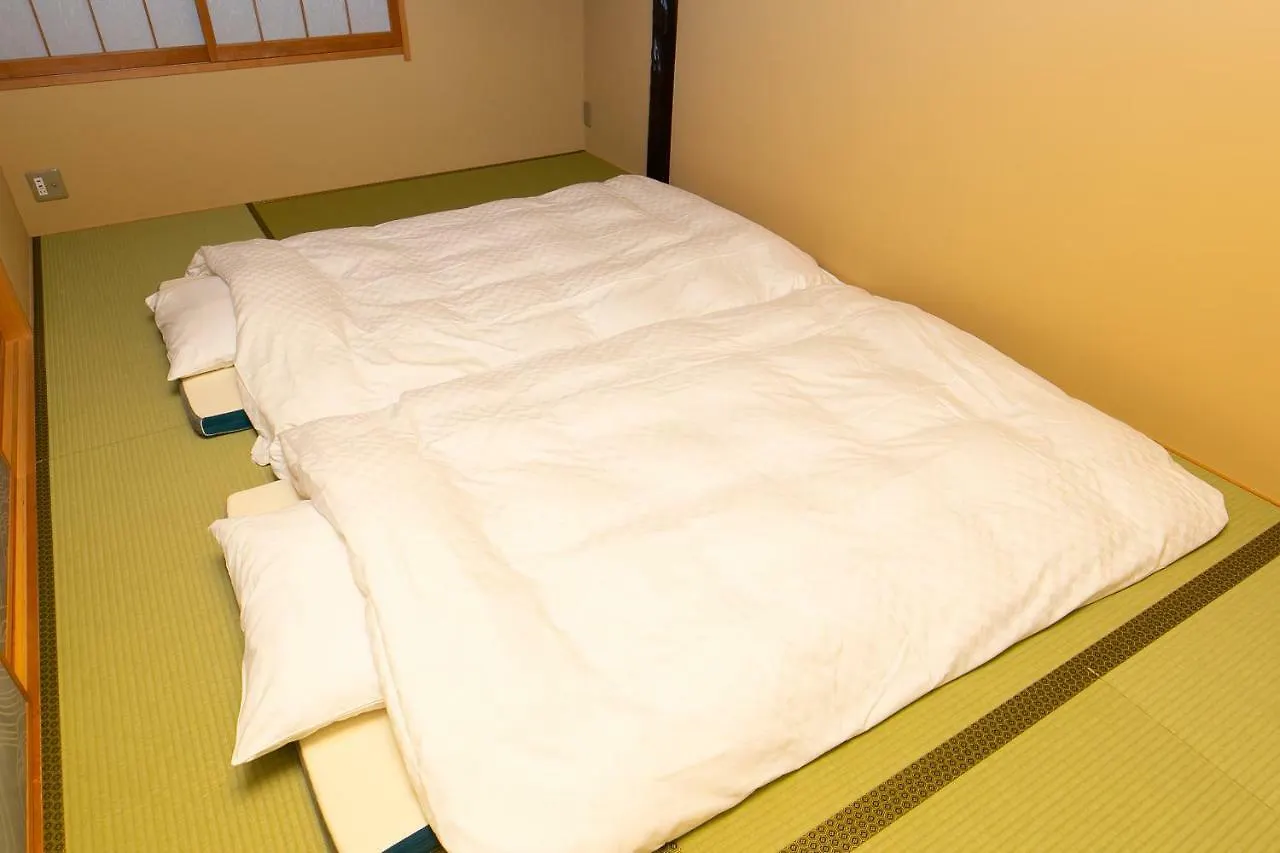 Tsuhana Kyoto 0*,  Japan