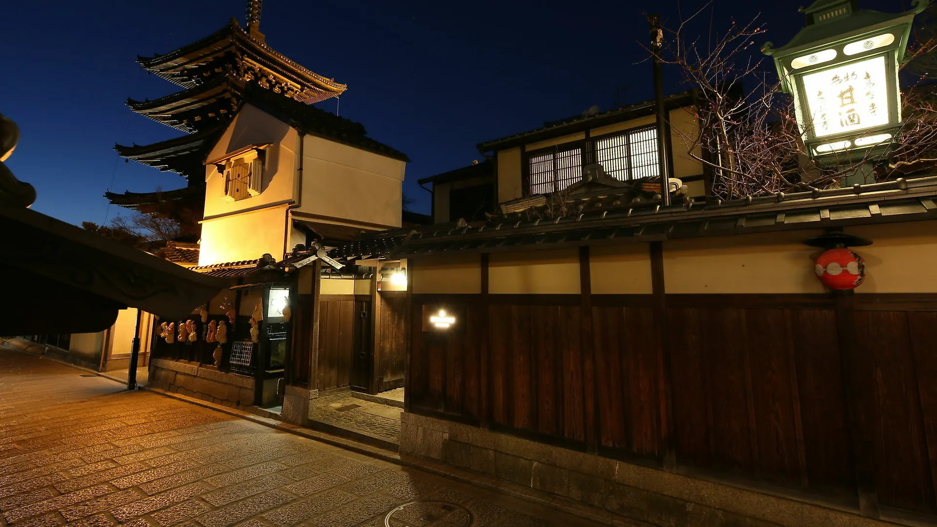 Tsuhana Kyoto 0*,  Japan